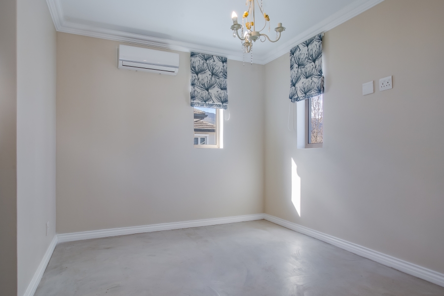 To Let 4 Bedroom Property for Rent in Val De Vie Estate Western Cape